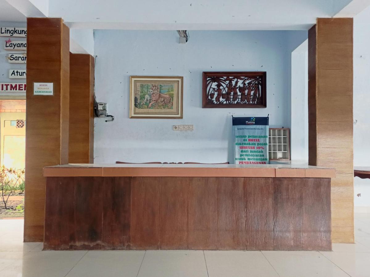 מאלאנג Oyo 90093 Dw Hotel מראה חיצוני תמונה