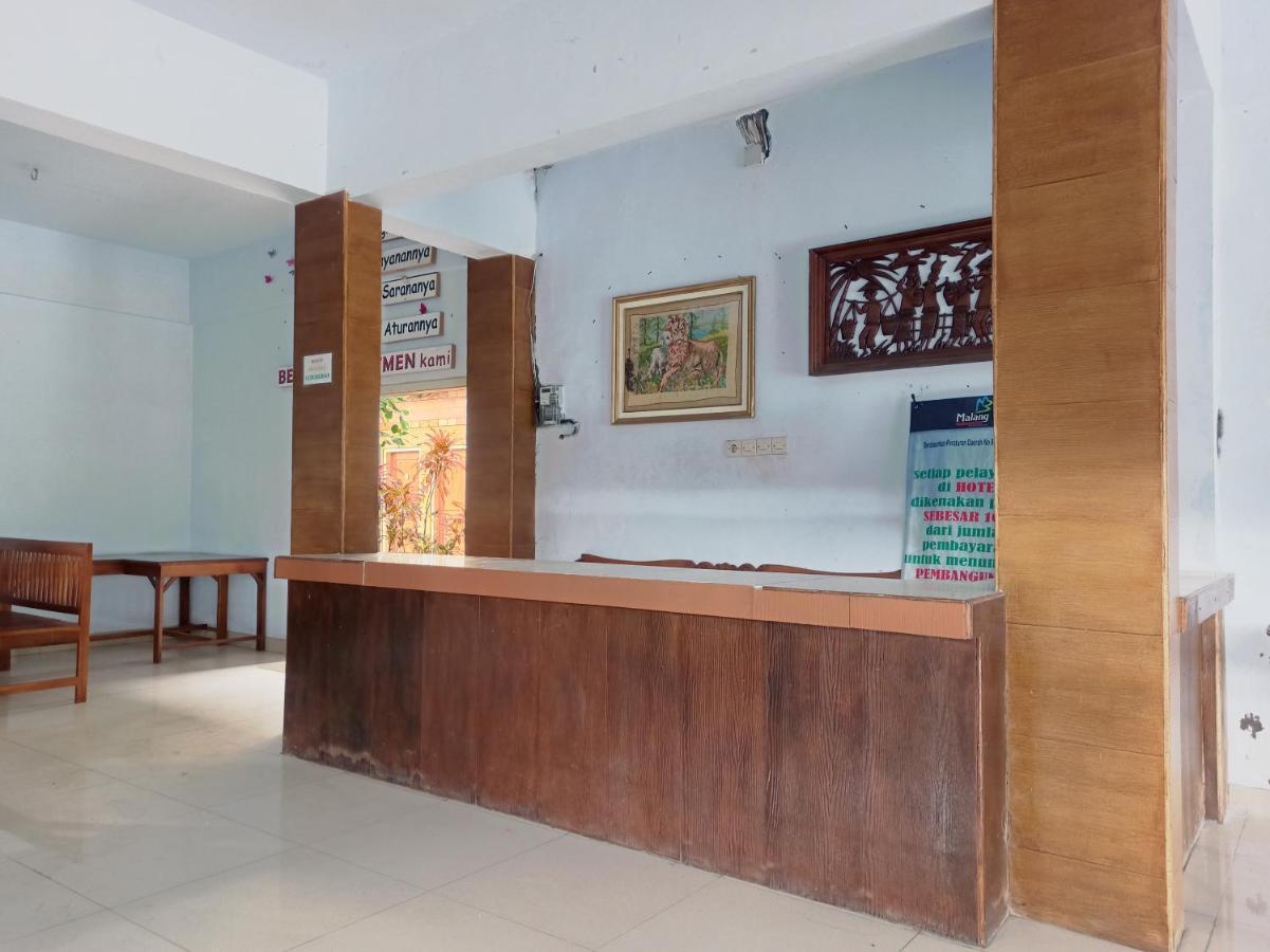 מאלאנג Oyo 90093 Dw Hotel מראה חיצוני תמונה