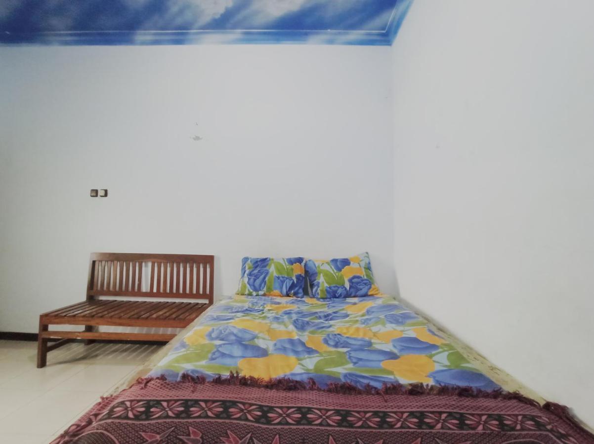 מאלאנג Oyo 90093 Dw Hotel מראה חיצוני תמונה