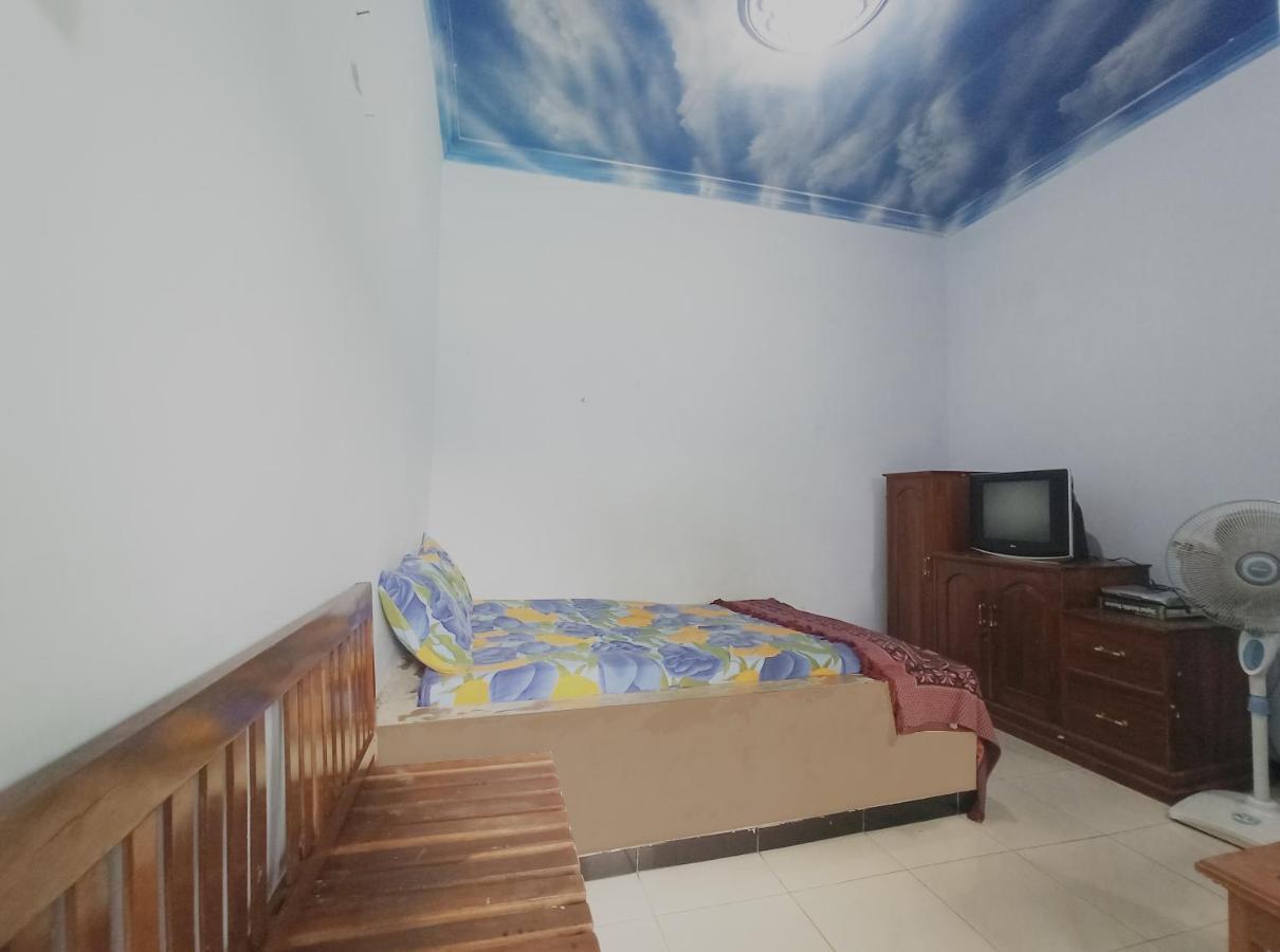מאלאנג Oyo 90093 Dw Hotel מראה חיצוני תמונה
