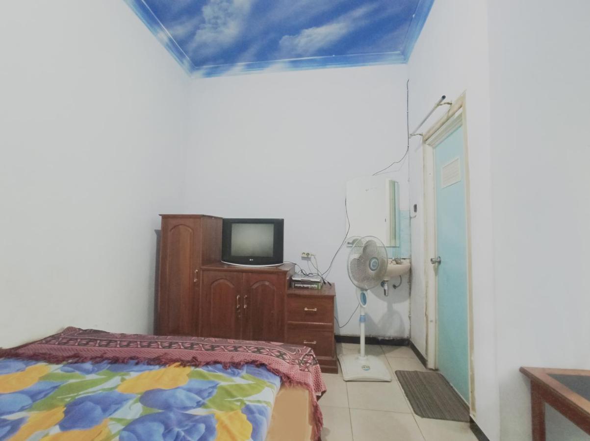 מאלאנג Oyo 90093 Dw Hotel מראה חיצוני תמונה